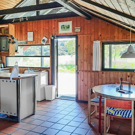 Holiday home Stunning In With Kitchen Anholt