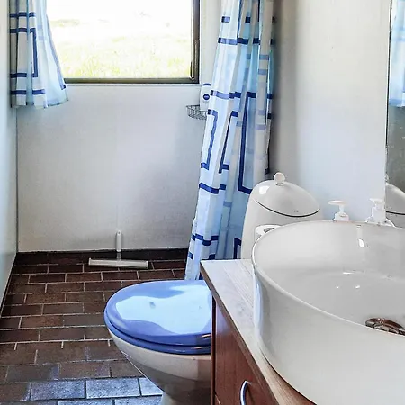 Holiday home Stunning In With Kitchen *